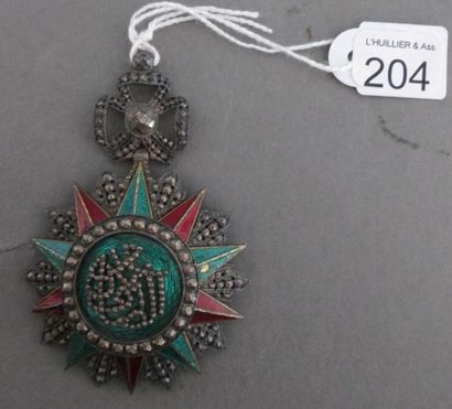 TUNISIE
Ordre du Nicham Iftikar. Étoile de...