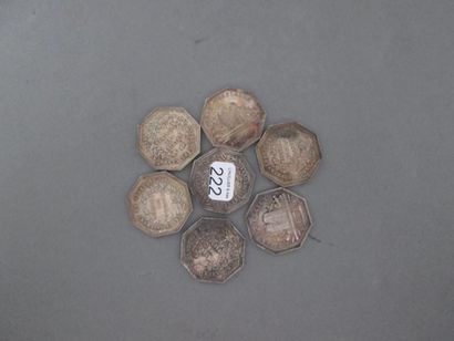 Lot de sept jetons octogonaux en argent:...