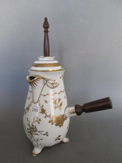 NIDERVILLER
Chocolatière tripode en porcelaine...