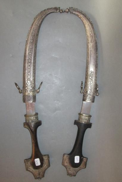 Deux couteaux provenant d'Afrique du nord...