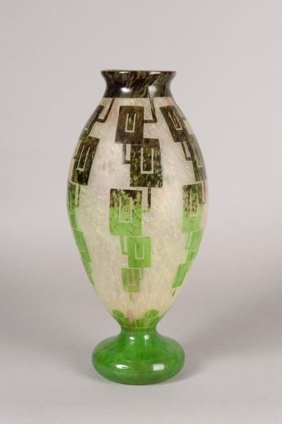 Attribué à CHARDER
Le Verre Français Vase...