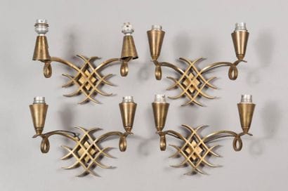 Dans le goût de LELEU
Suite de quatre appliques...