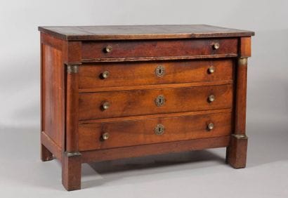 Commode en bois de placage ouvrant par quatre...
