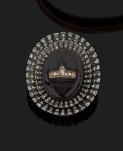 BROCHE SCARABÉE en or jaune 18k (750 millièmes)...