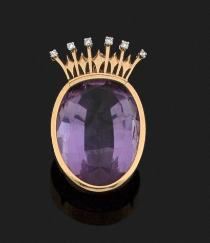 PENDENTIF ovale en or jaune 18k (750 millièmes)...