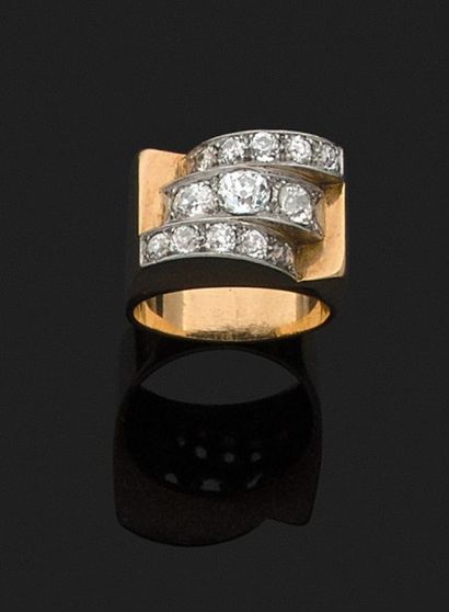 BAGUE en platine et or jaune 18k (750 millièmes)...