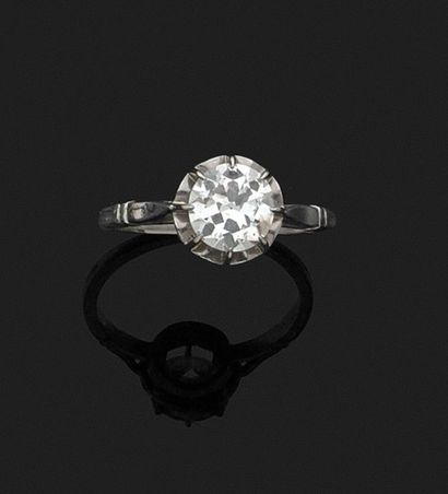 BAGUE SOLITAIRE en platine sertie d'un diamant...