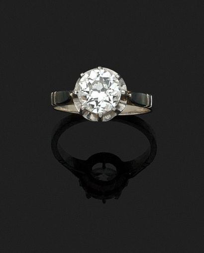 BAGUE en platine et or gris 18k (750 millièmes)...