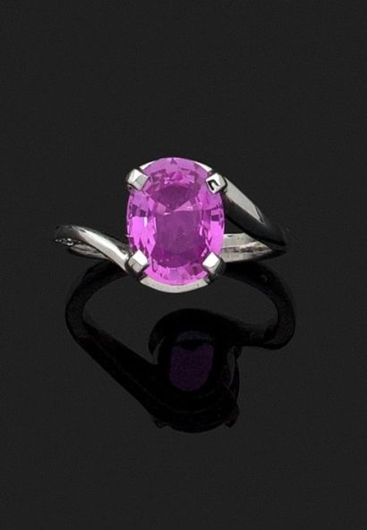 BAGUE en or gris 18k (750 millièmes) sertie...
