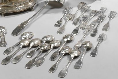 NEUF FOURCHETTES ET DIX CUILLERS en argent...