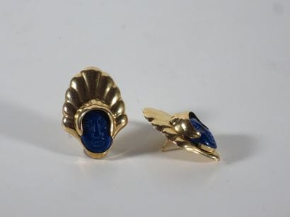 PAIRE DE BOUCLES D'OREILLES en or jaune 18k...