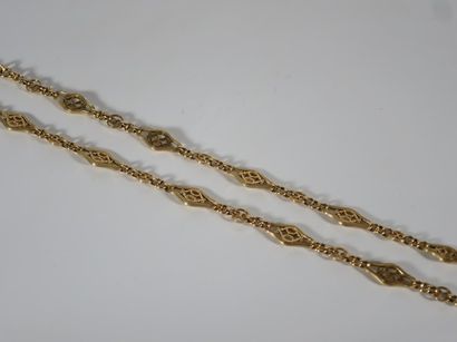 GRAND SAUTOIR en or jaune 18k (750 millièmes).
Poids:...
