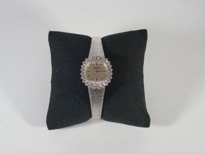BERNEY-BLONDEAU
MONTRE DE DAME en or gris...