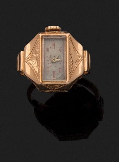 CEBAH, URSS
BAGUE formant montre en or jaune...