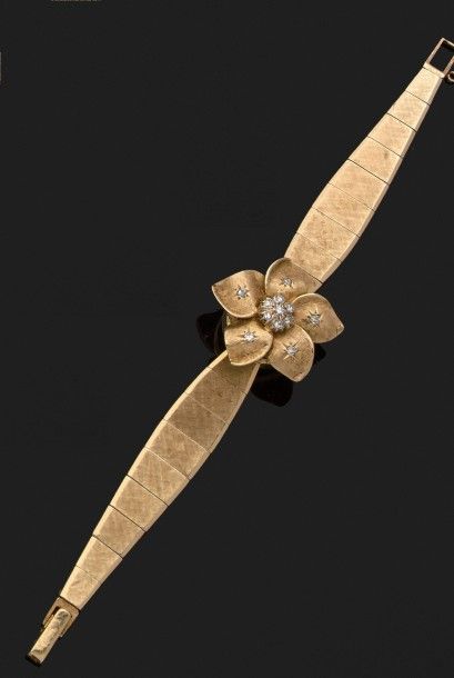 MONTRE BRACELET DE DAME en or jaune 14k (585...