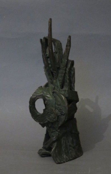 Pierre SEGERON

Composition
Bronze à patine...
