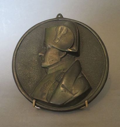 D'aprés Antoine-Denis CHAUDET (1763-1810)

Médaillon...