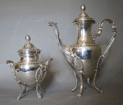 Cafetière et sucrier en métal argenté à décor...