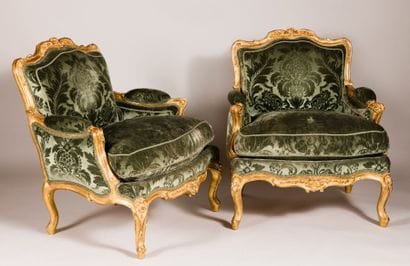 (*) Paire de bergères à dossier plat, en...