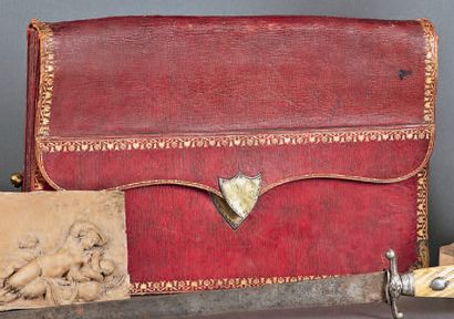 Cartable à soufflets en maroquin rouge, la...