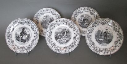 J. VIEILLARD & Cie

Cinq assiettes en faïence...