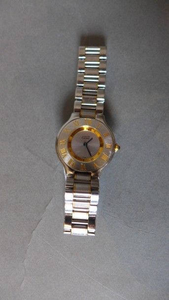 MUST de CARTIER

Montre d'homme en acier...