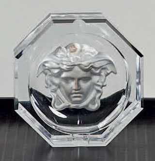 *ROSENTHAL pour VERSACE

Cendrier octogonal...