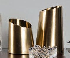 *ARMANI CASA CANEVA

Deux vases en cuivre...
