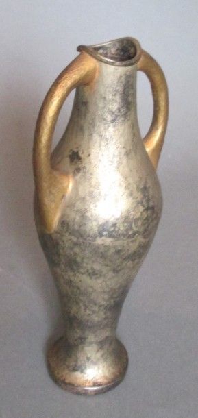 ZOLOTAS

Vase soliflore en argent vermeillé...