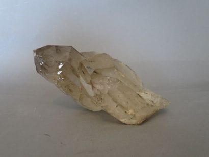 Morceau de cristal de roche.
Hauteur: 21...