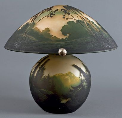 MULLER Frères à Lunéville

Lampe en verre...