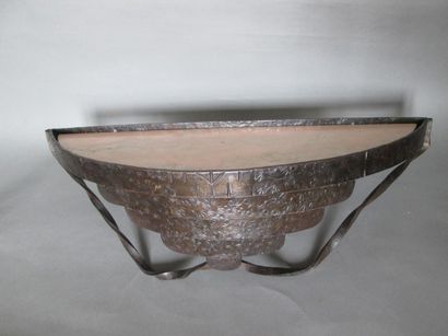 ATTRIBUE A Michel ZADOUNAISKI (1903-1983)

Console...