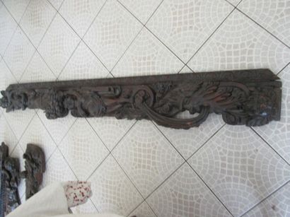 Six éléments de retable en chêne sculpté...