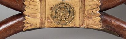 Paire de tabourets «curule» en acajou, les...