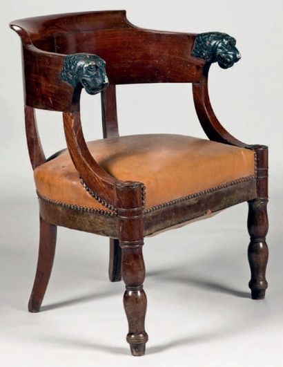 Fauteuil de bureau en acajou et placage d'acajou,...