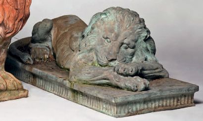 Paire de sculptures en bronze représentant...