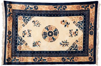 Tapis chinois Tiensin.
Hauteur: 185 cm -...