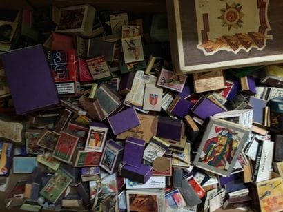 Collection de boites d'allumettes.
