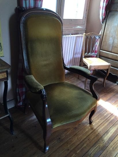 Fauteuil Voltaire en bois naturel. Hauteur...