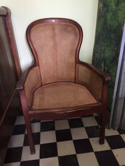 Fauteuil en bois naturel canné (accident...