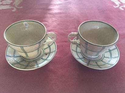 CHOISY. Paire de tasse et leurs sous tasse...