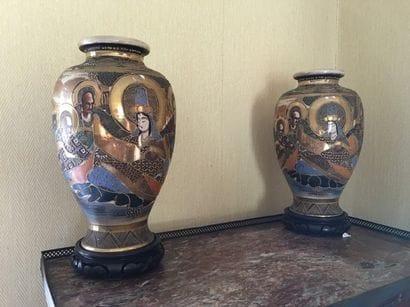 Paire de potiches en porcelaine dans le goût...