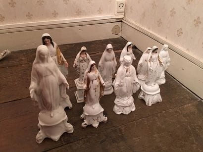 Collection de 10 statuettes représentant...