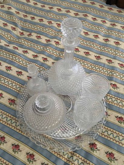 BACCARAT Partie de service en cristal à eau....