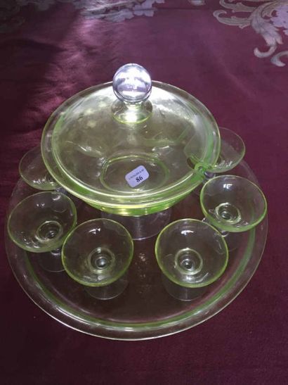 Petit service à punch en verre, comprenant...