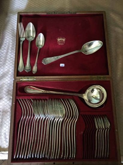 5 grands couverts en argent et une louche...
