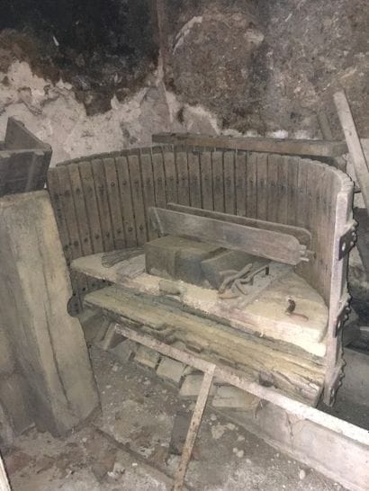 Cage de pressoir, Soufflet à vin et divers....