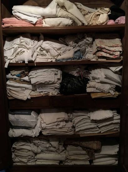 Important lot de linge de maison (draps,...