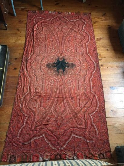 Pashmina (usures et déchirures). 310 cm x...