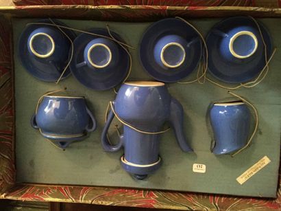 Au Nain Bleu- Dinette en porcelaine à décor...